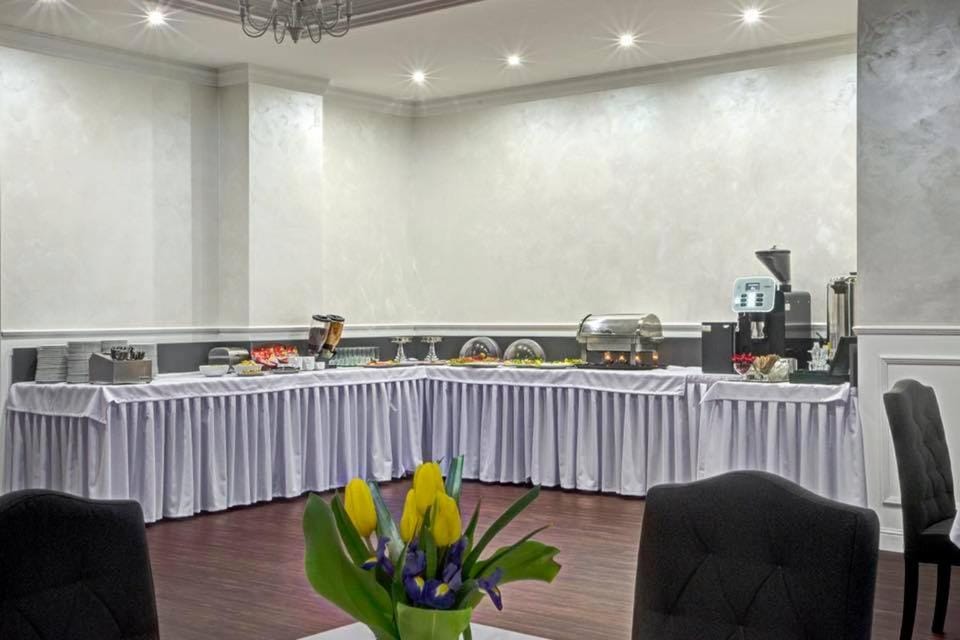 Breakfast, Buffet breakfast