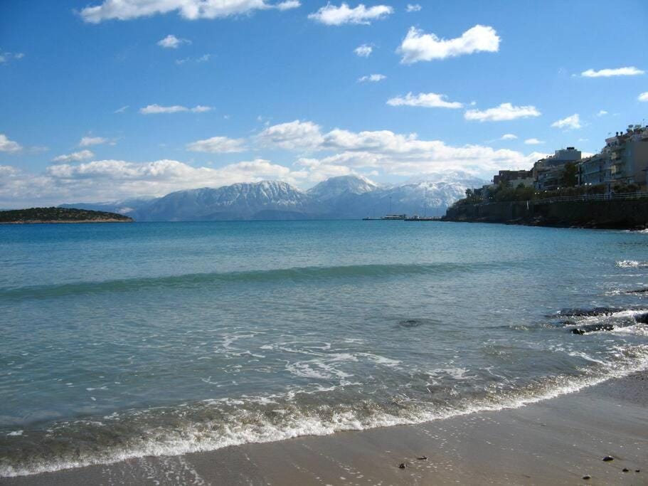 Sunny house 2 minutes from the sea! House in Lasithi
