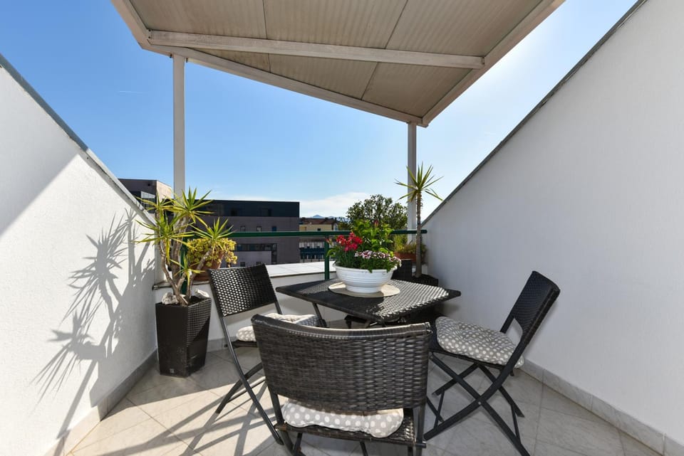 Balcony/Terrace, Balcony/Terrace