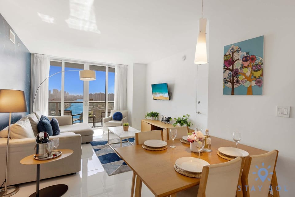 Infinite View - Balcony - Gym - Pool Apartment in Hallandale Beach