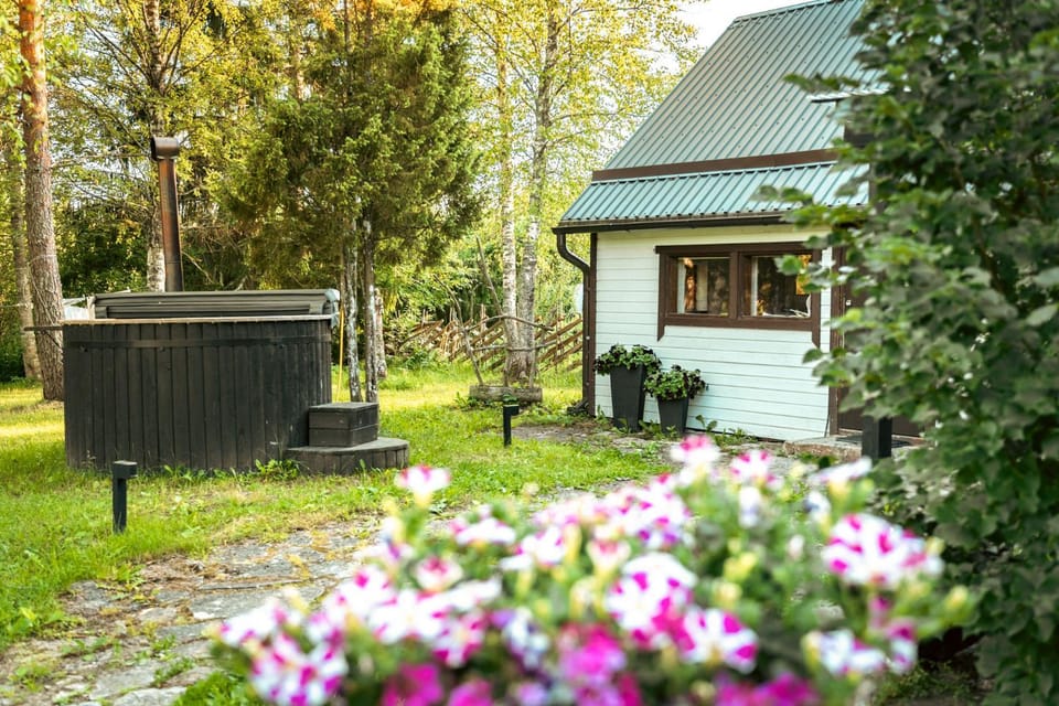 Property building, Hot Tub