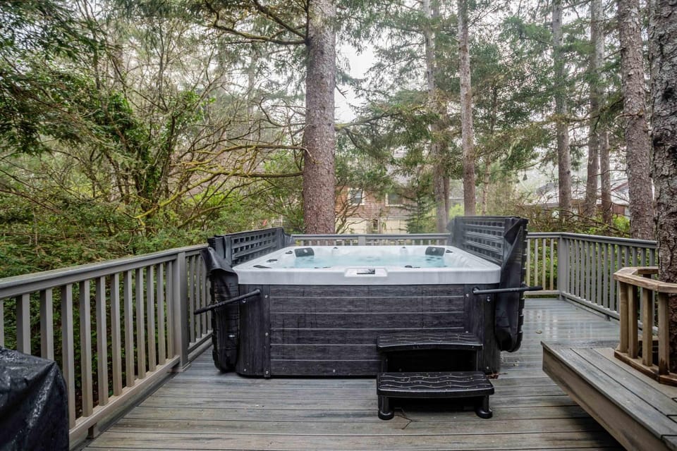 Prince of Tides MCA #66 - Meredith Lodging House in Manzanita