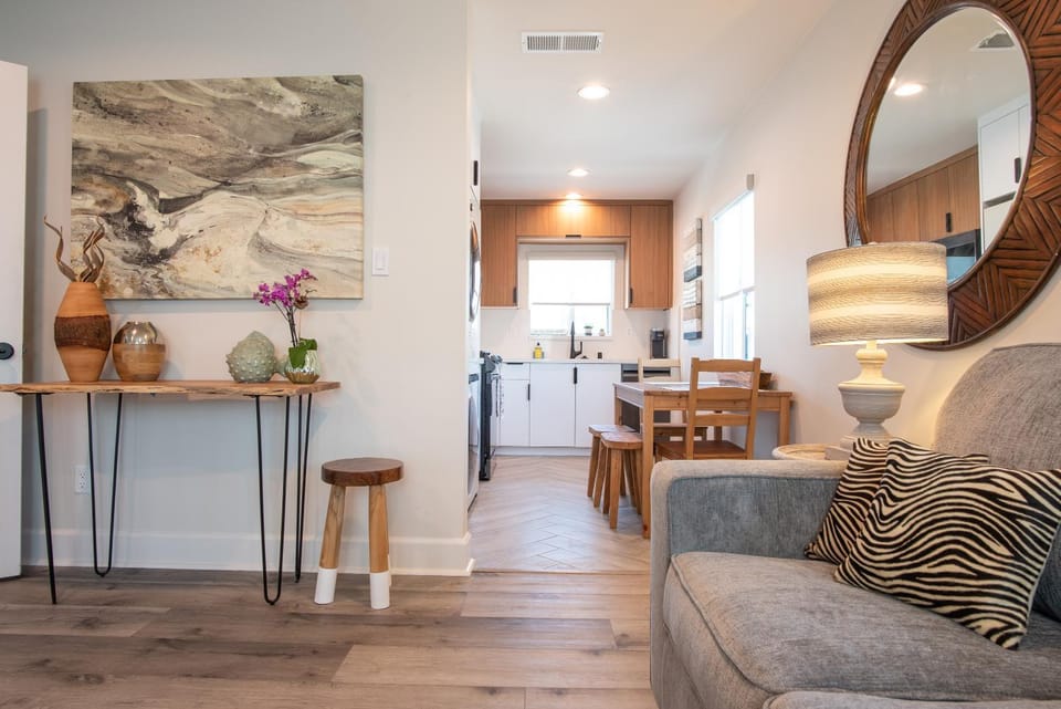 5079 Lotus Street Apartment in Ocean Beach