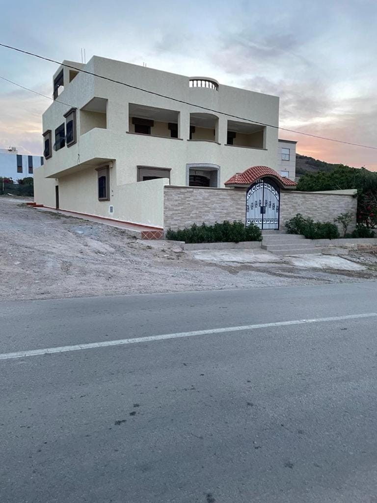 Property building, Day
