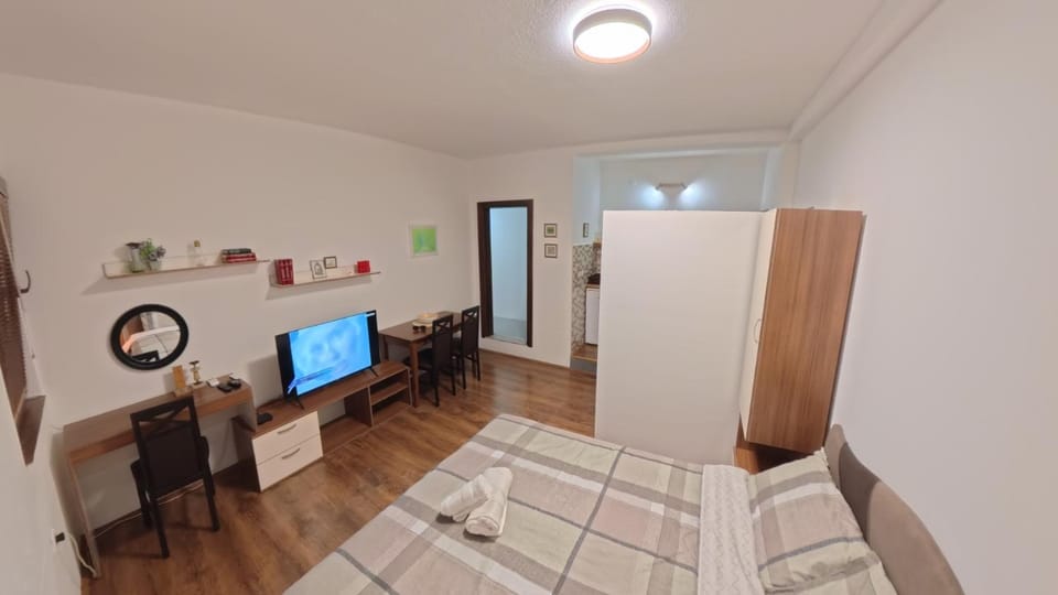 Bed, TV and multimedia, Living room, Bedroom, wardrobe