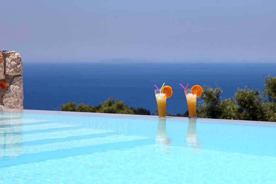 Day, Natural landscape, Balcony/Terrace, Pool view, Swimming pool