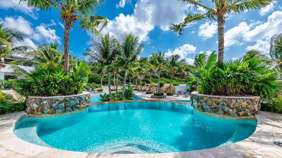 Reef View - Luxury apartment with seaview and pool Apartment in Sint Michiel