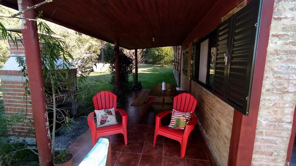 Seating area, Area and facilities