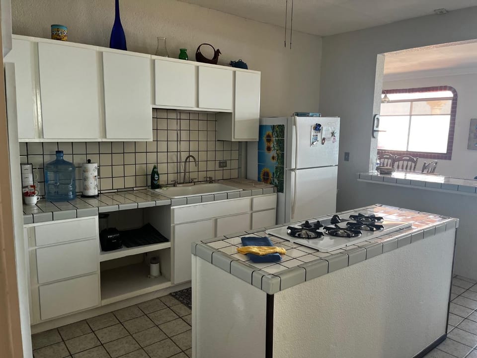 Kitchen or kitchenette, kitchen, kitchen