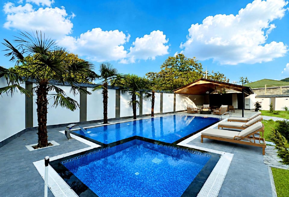 Patio, Day, Natural landscape, Garden, Garden view, Mountain view, Pool view, Swimming pool, sunbed