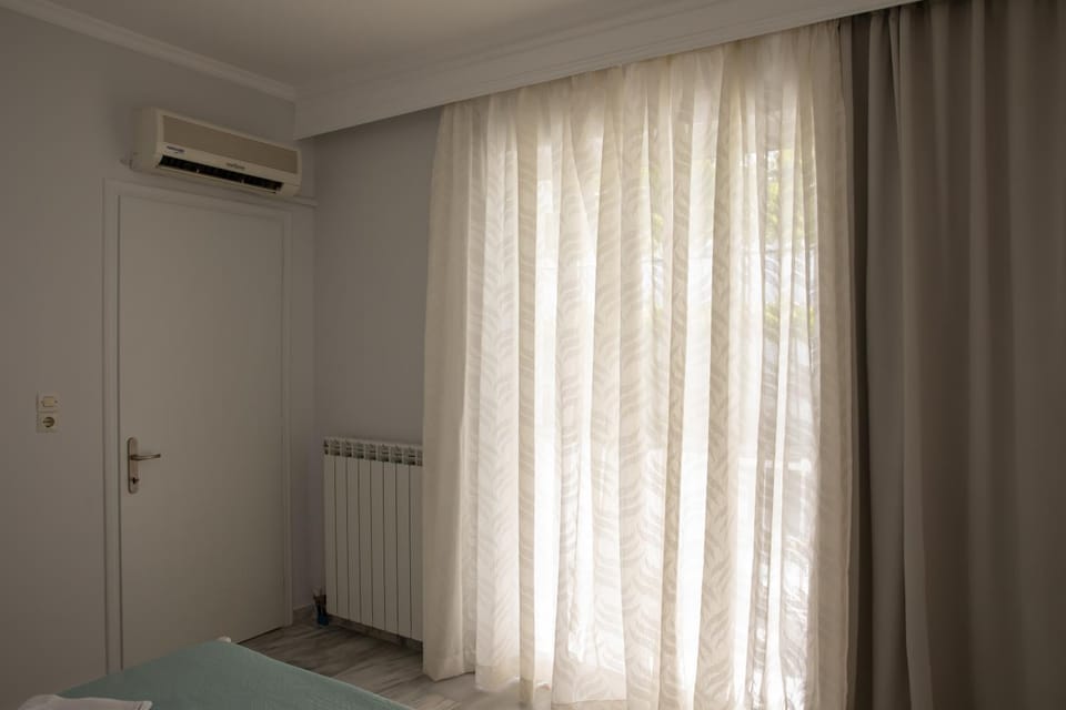 Bedroom, air conditioner