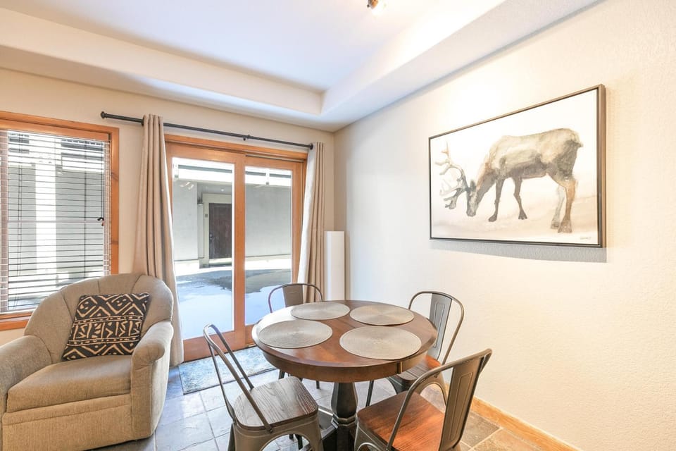 Riverbend Centennial Run Condo: Ski In/Out Apartment in Breckenridge