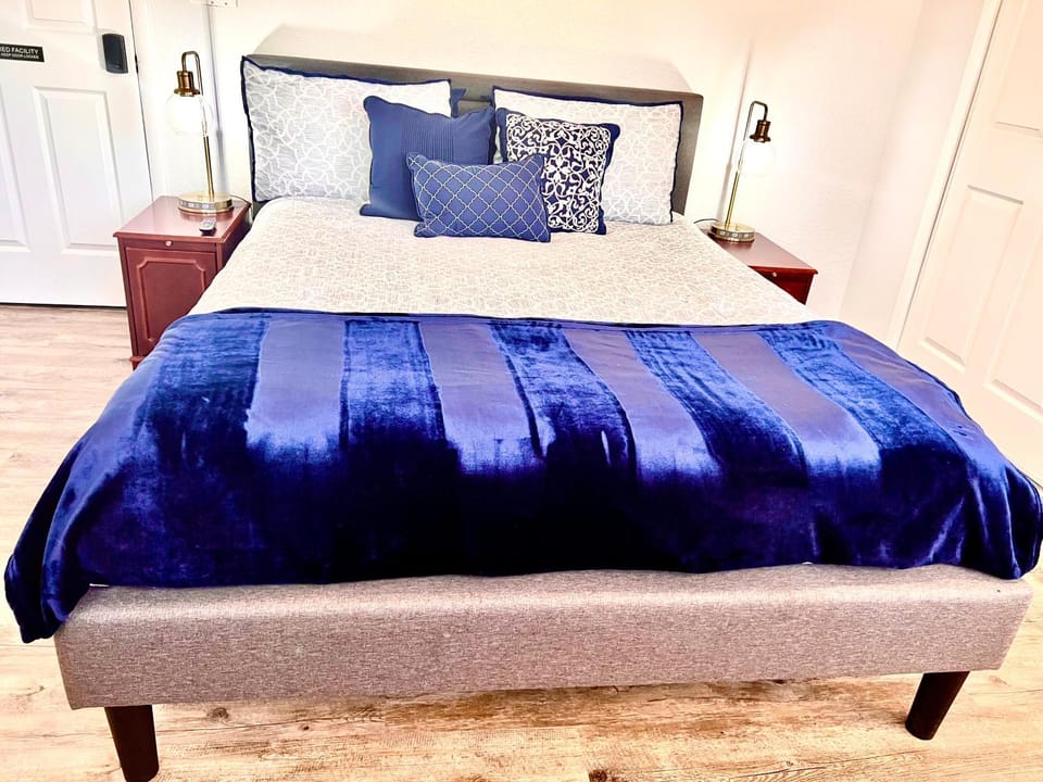Bed, Bedroom