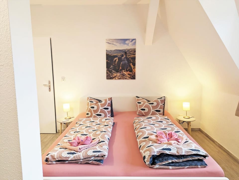 Bed, Photo of the whole room