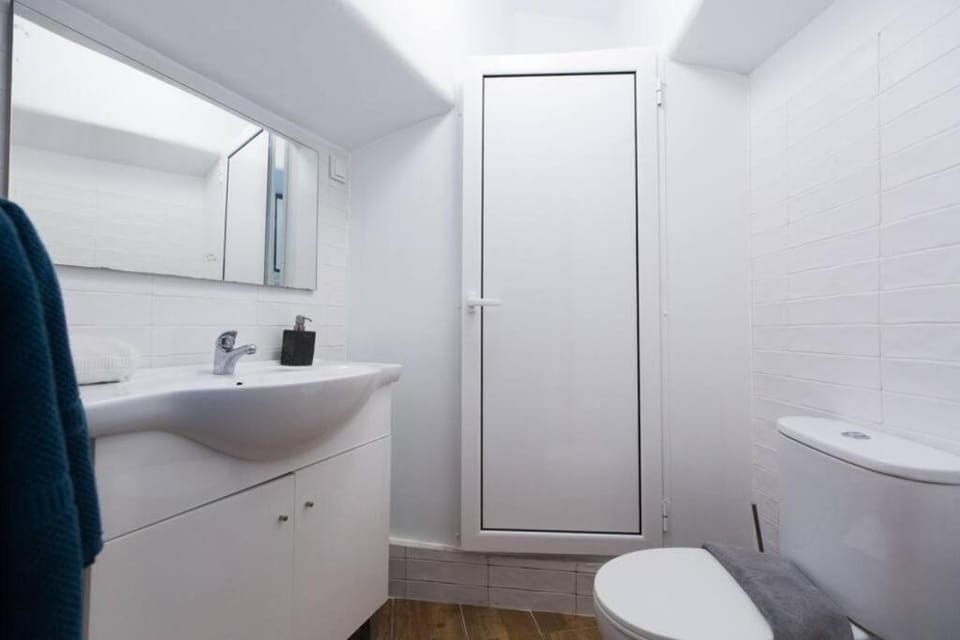 Shower, Bathroom, towels