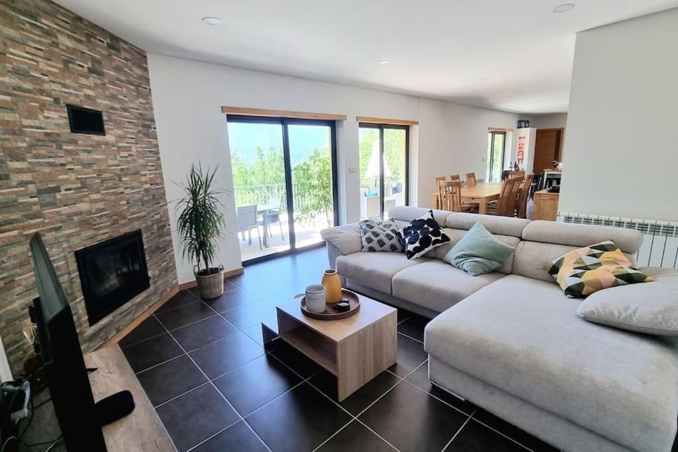 TV and multimedia, Living room, Lake view, Mountain view