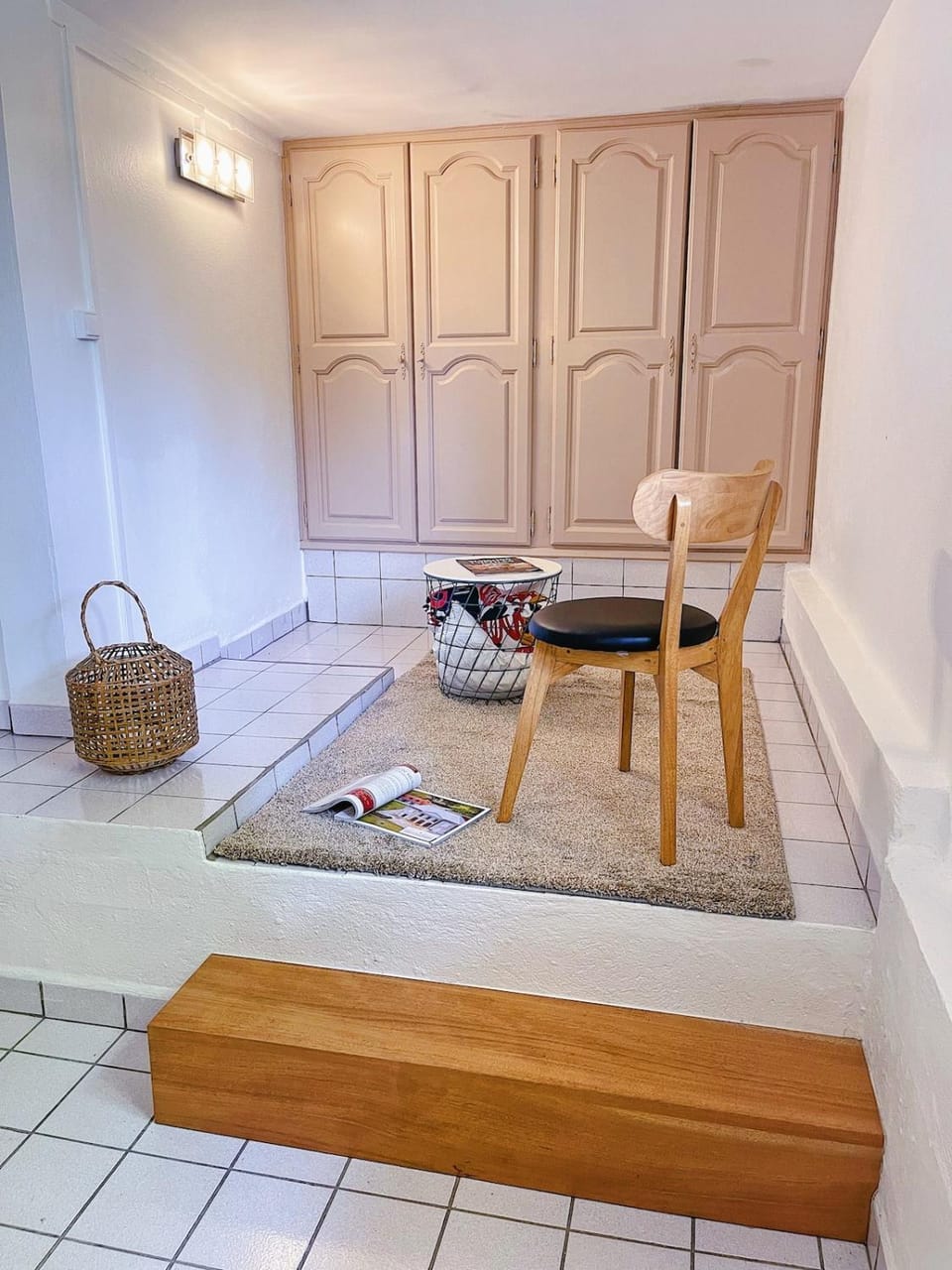 Day, Night, Photo of the whole room, storage