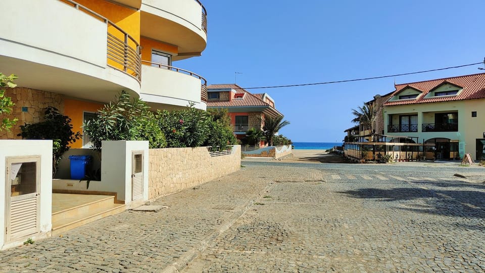 Property building, Day, Neighbourhood, Sea view, Street view