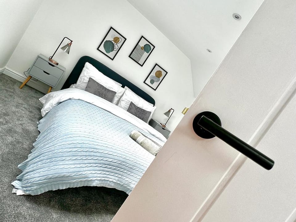 Central, Stylish - 2 Bed Property, The Stable @ Warrenfield, Free WiFi & Parking House in Scotland