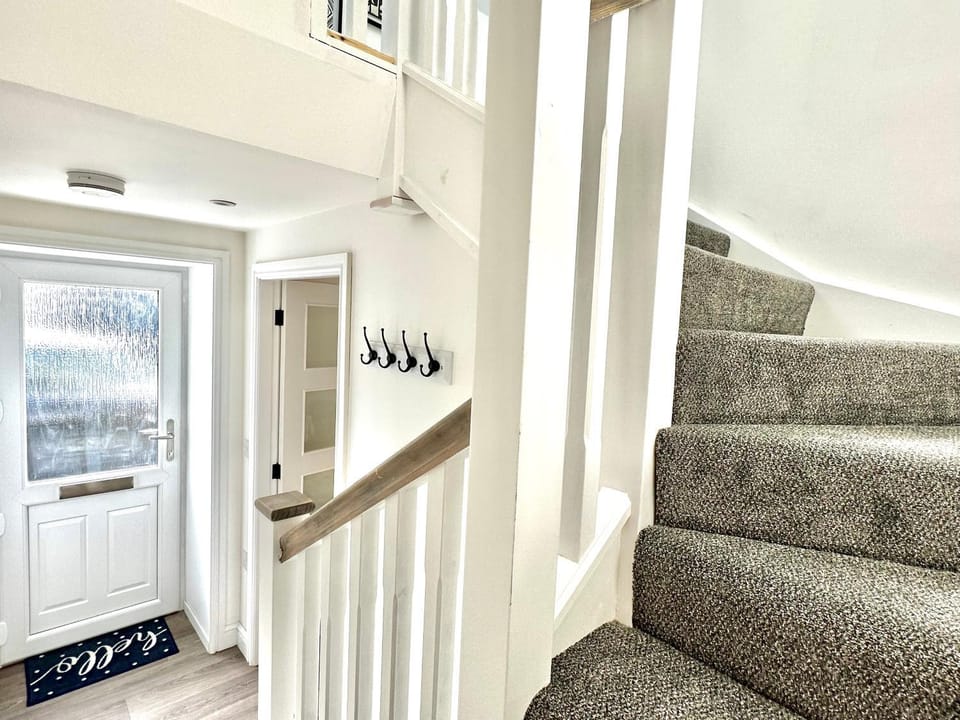 Central, Stylish - 2 Bed Property, The Stable @ Warrenfield, Free WiFi & Parking House in Scotland