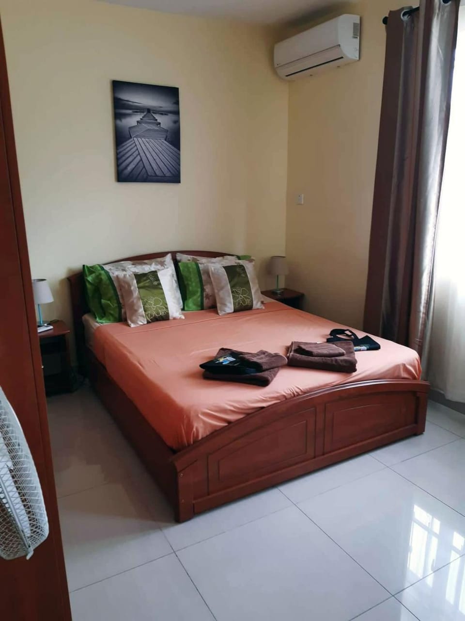 Bed, Photo of the whole room, Bedroom, air conditioner