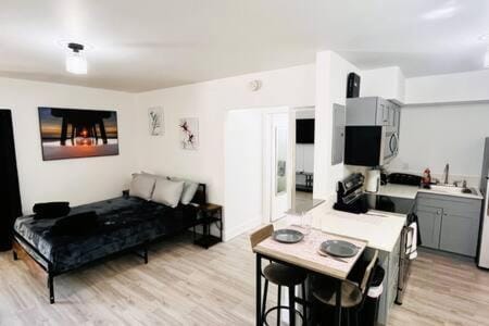Cozy xxl studio FREE Parking Apartment in Miami