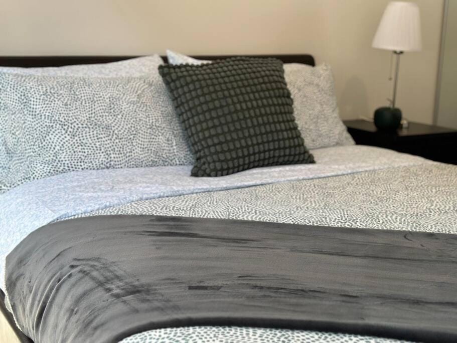 Comfy 1BR Apartment @Central City Apartment in Canberra