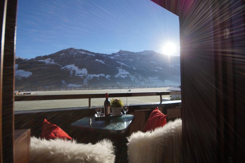 Natural landscape, Winter, View (from property/room), Balcony/Terrace, Living room, Mountain view