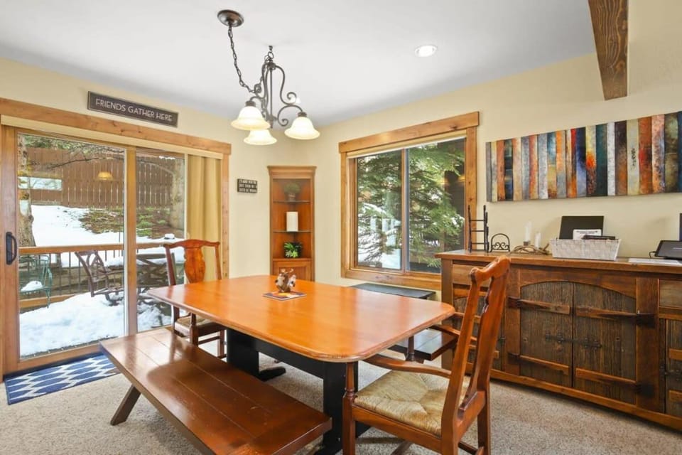 Charming 3BR with Hot Tub Walk to Town and Skiing House in Breckenridge