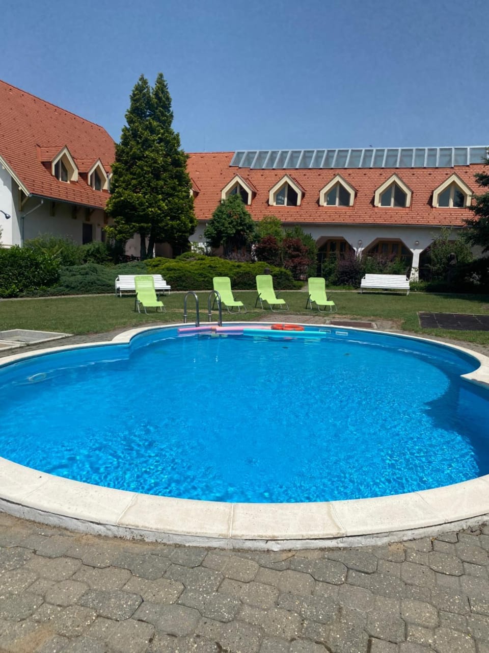 Swimming pool