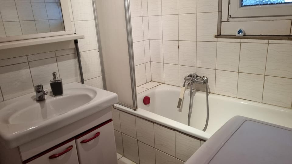 Bathroom, Bath