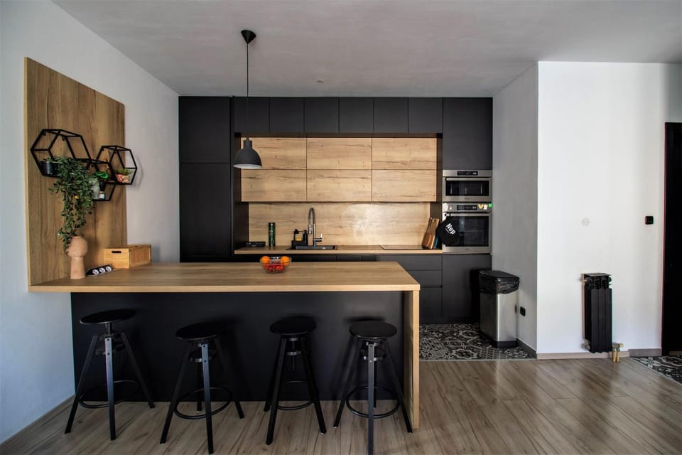 Kitchen or kitchenette, Dining area, minibar, pet friendly, stove