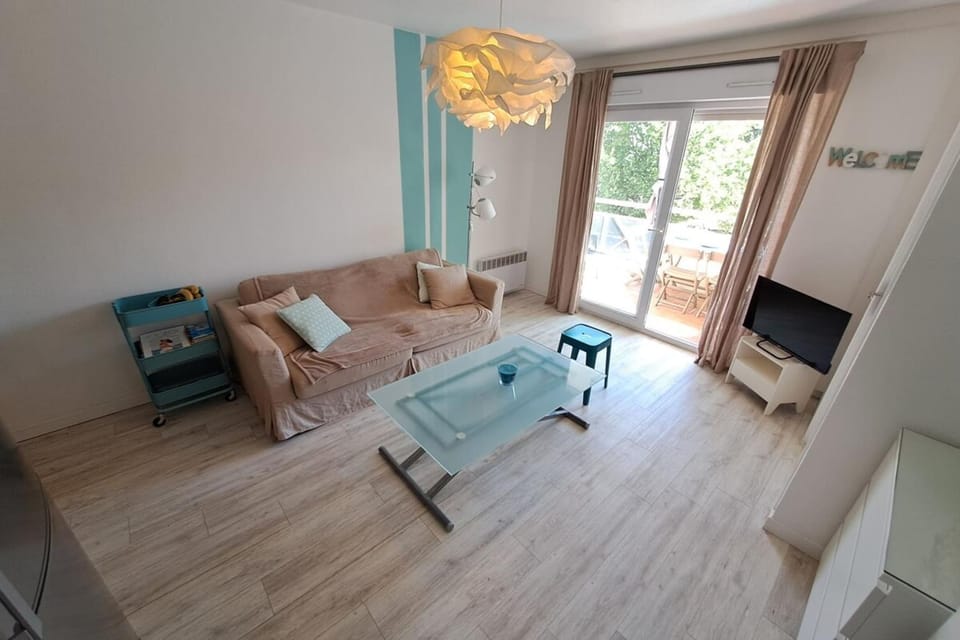 Modern 1BR Quiet 10 min walk to beach Apartment in Le Lavandou