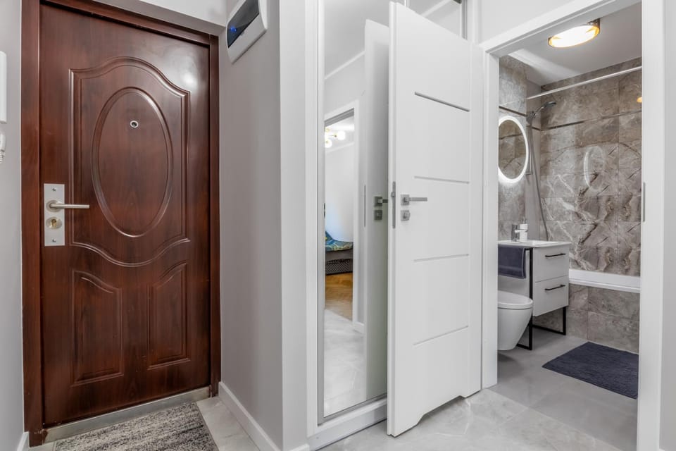 Bathroom, wardrobe