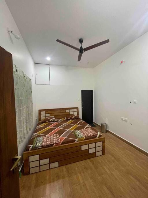 Sandcastle Cottages 2 AC - WiFi - SmartTV - Parking - Diveagar House in Maharashtra