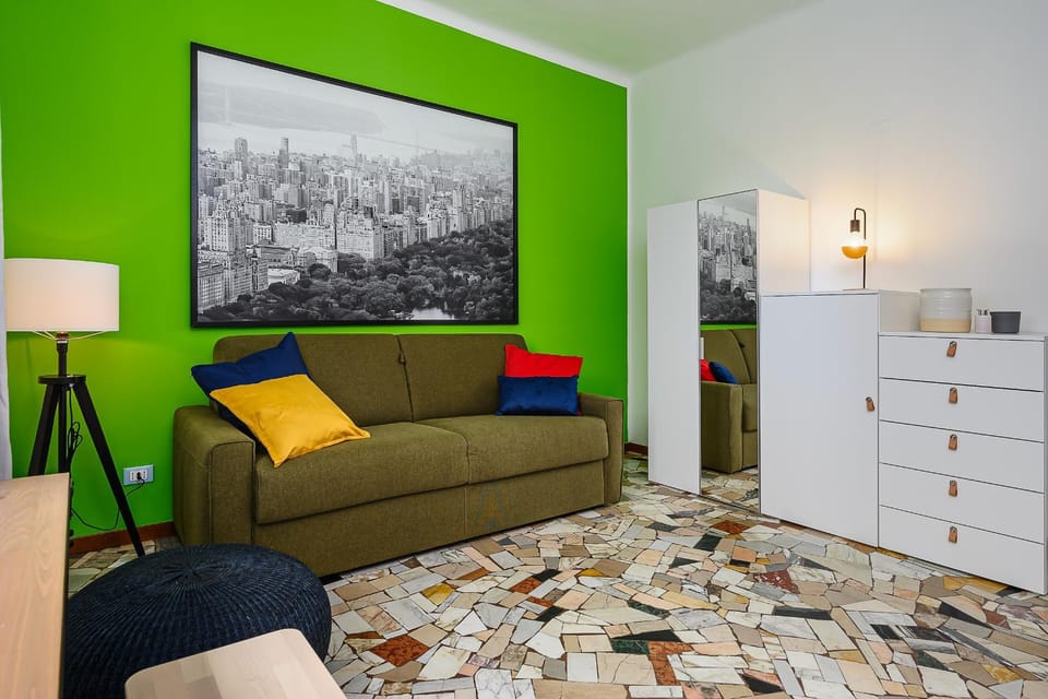 TV and multimedia, Bedroom, furniture, wardrobe, air conditioner