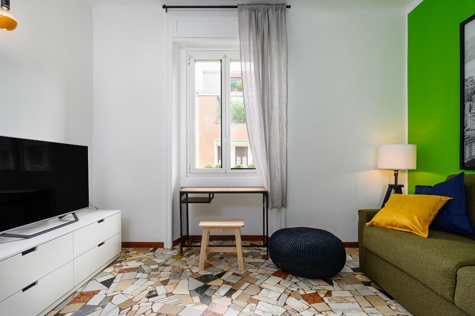 TV and multimedia, Bedroom, locker, air conditioner