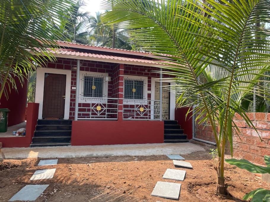 Sandcastle Cottages 3 WiFi - SmartTV - Parking - Diveagar House in Maharashtra