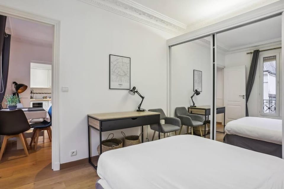 Modern flat in Paris - Heart of XVIème Apartment in Paris