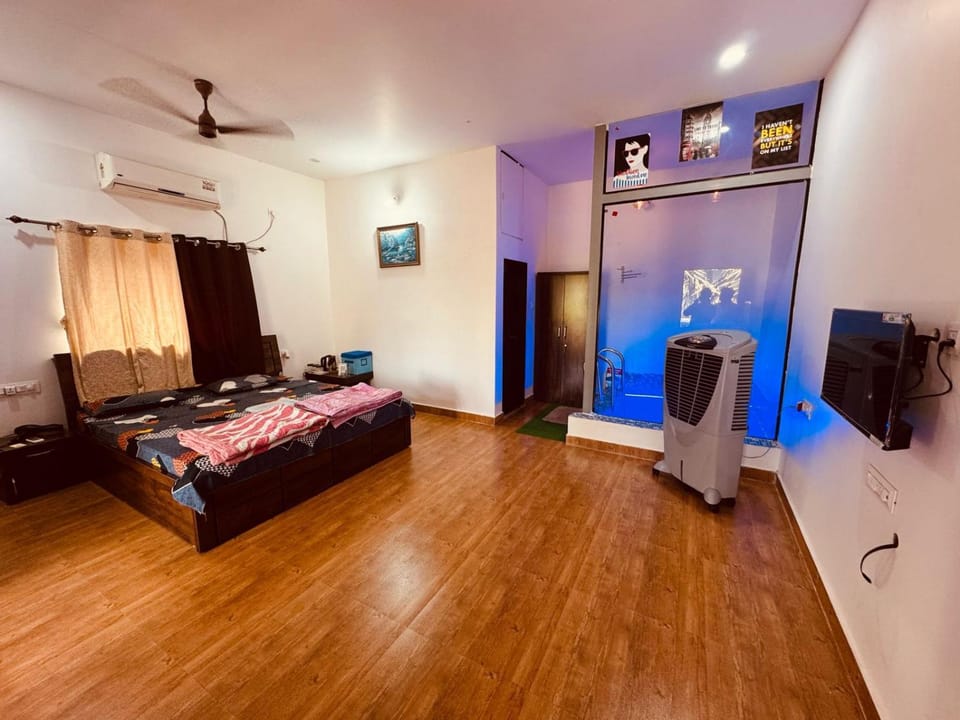 Sandcastle Cottages 1 AC - Indoor Pool - WiFi - SmartTV - Parking - Diveagar House in Maharashtra