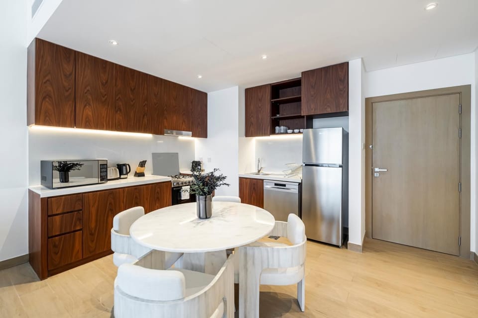 Coffee/tea facilities, Kitchen or kitchenette, Dining area, dishwasher, minibar, oven, stove, toaster