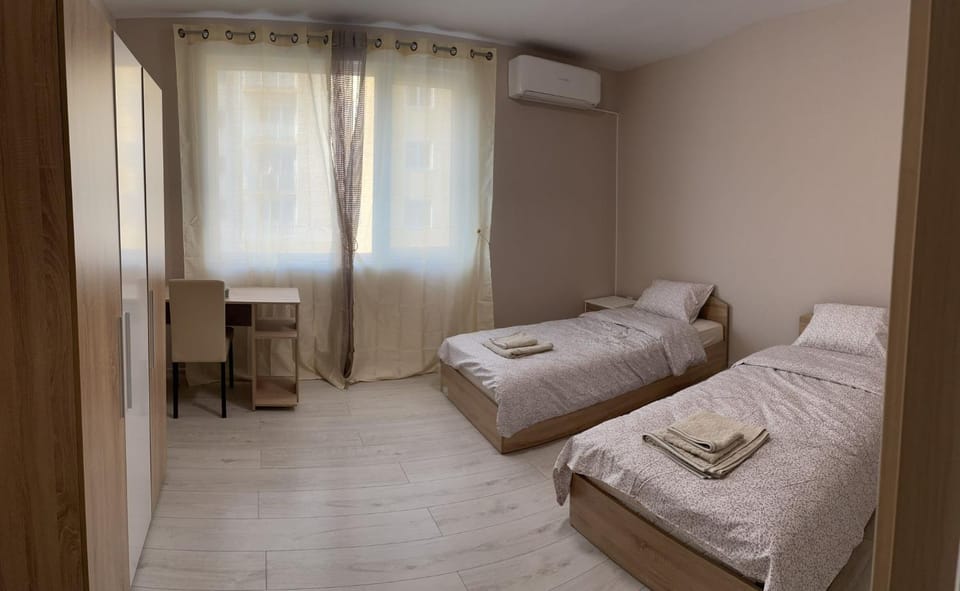 Bed, Bedroom, air conditioner