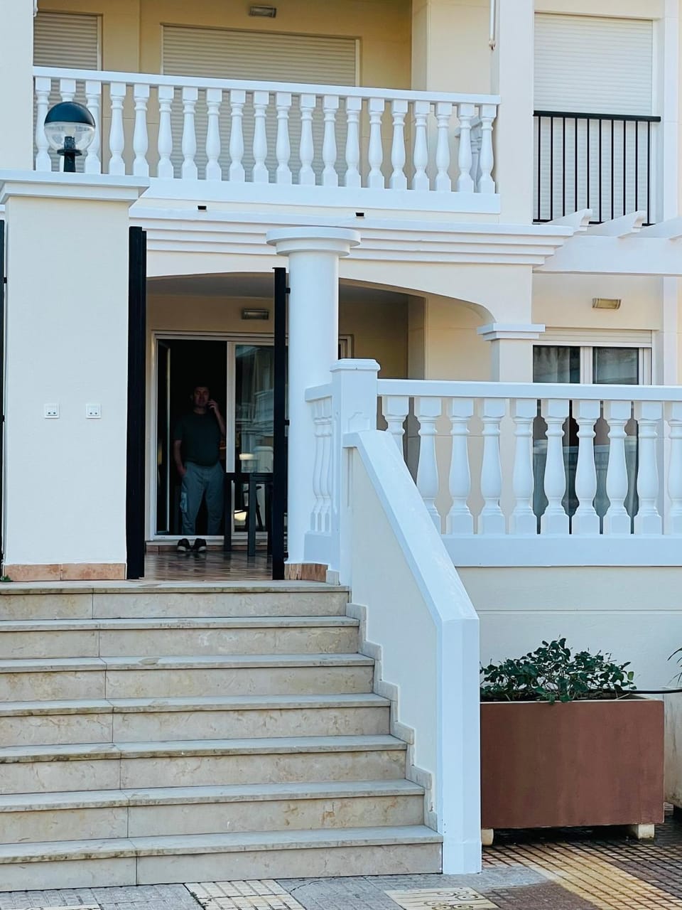 Facade/entrance, Balcony/Terrace