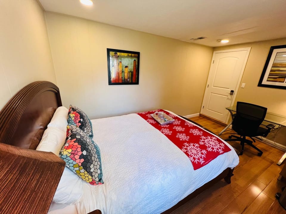 Palo Alto 1 Bedroom Near Stanford University Bed and Breakfast in Menlo Park