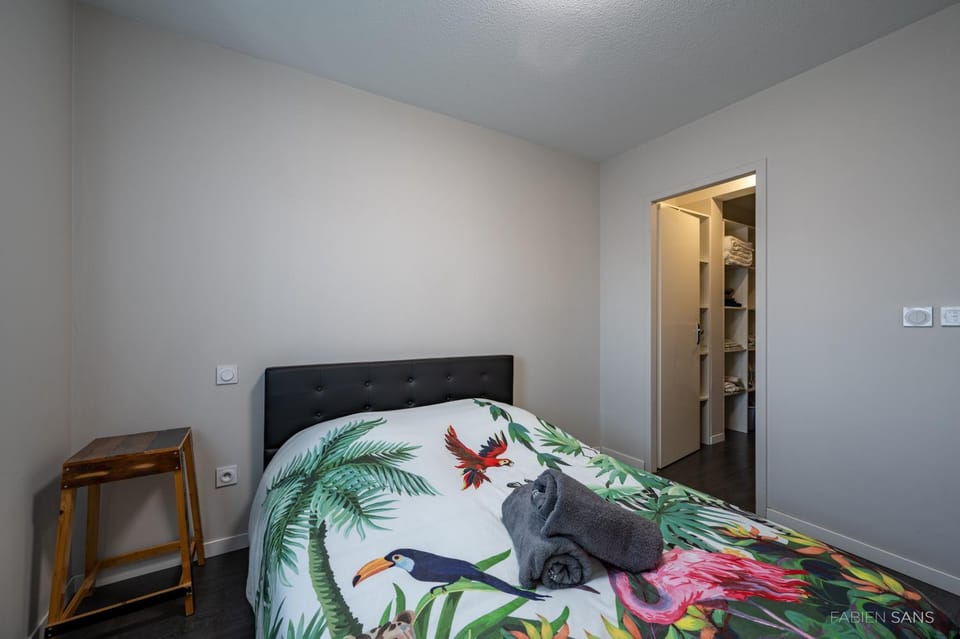 Bed, Bedroom