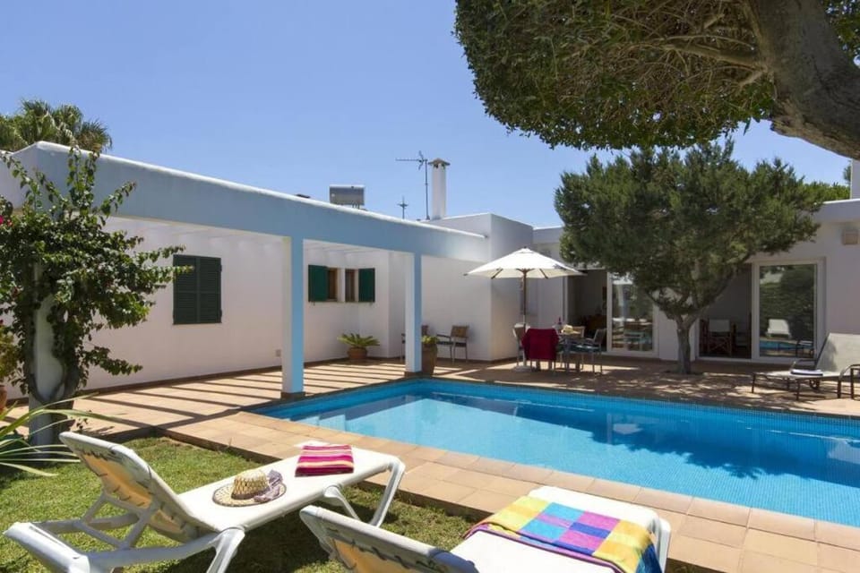 VILLA SAVINA Villa in Cala en Blanes