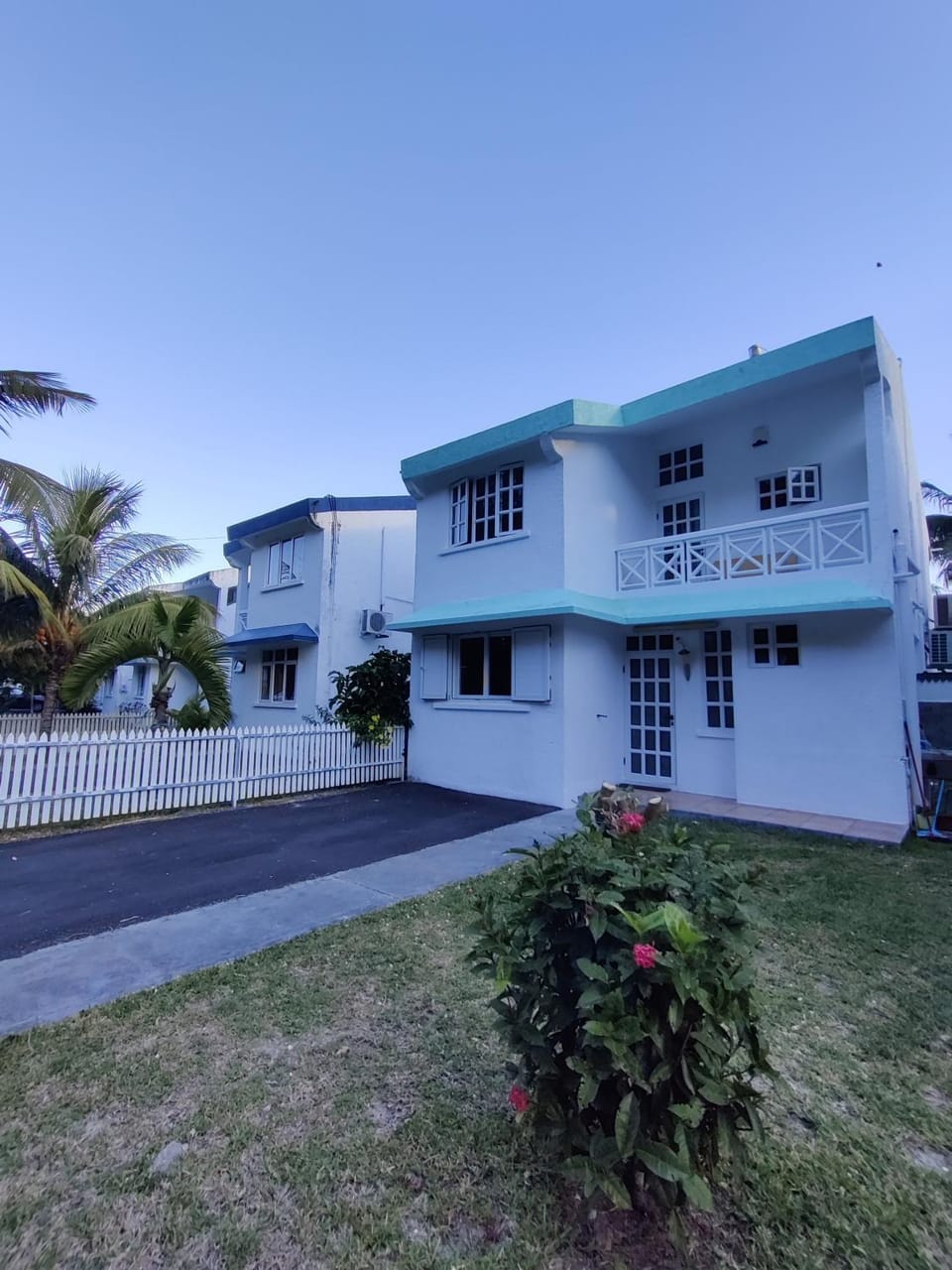 Property building, Facade/entrance, BBQ facilities, View (from property/room)