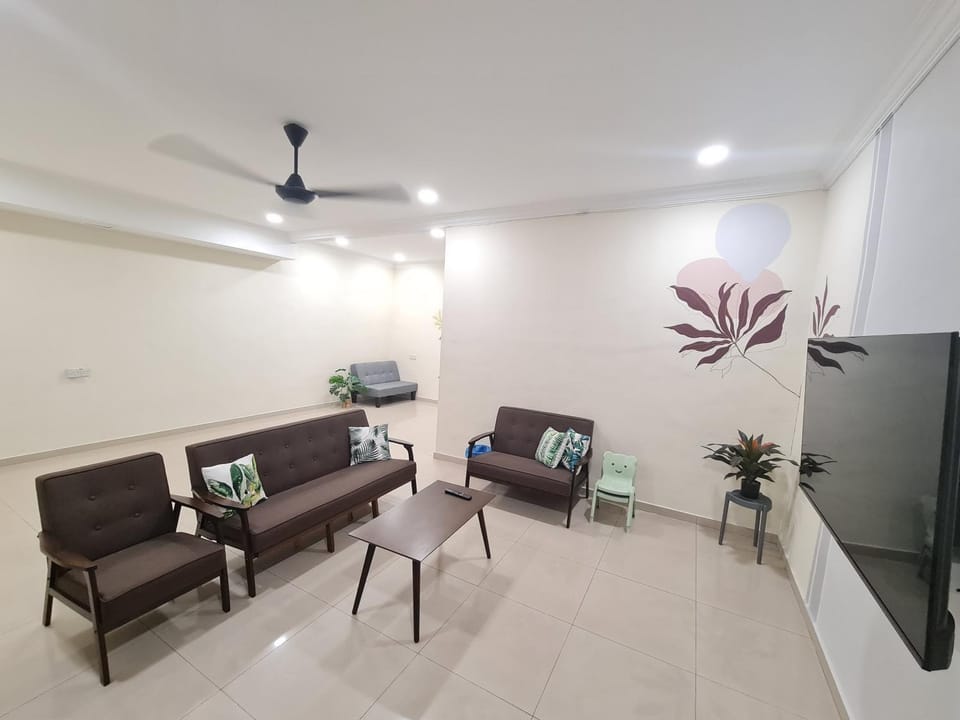 TV and multimedia, Living room, Seating area, fireplace