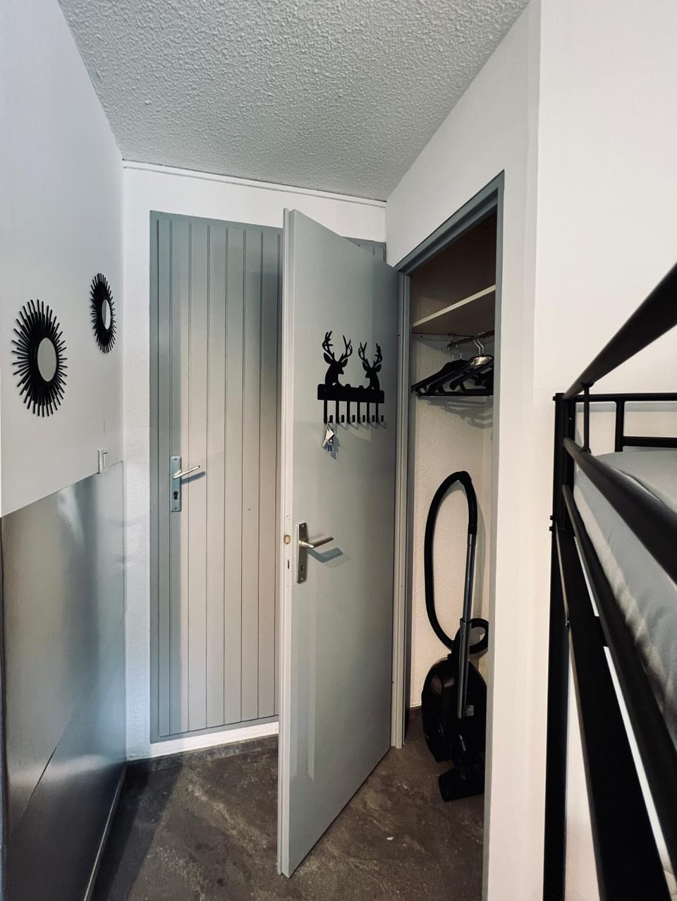 Facade/entrance, storage