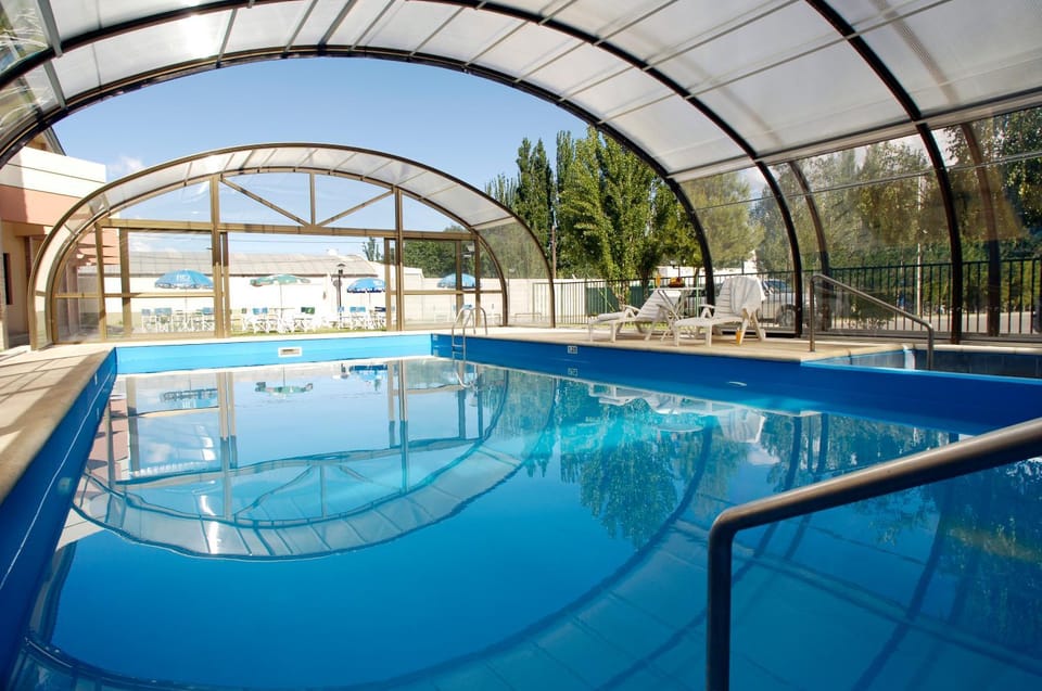 Swimming pool, Swimming pool
